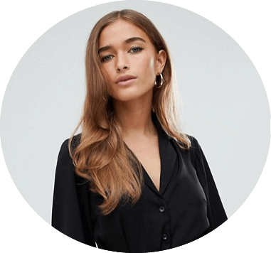 Лариса Іванівна – тiтка Вероніки